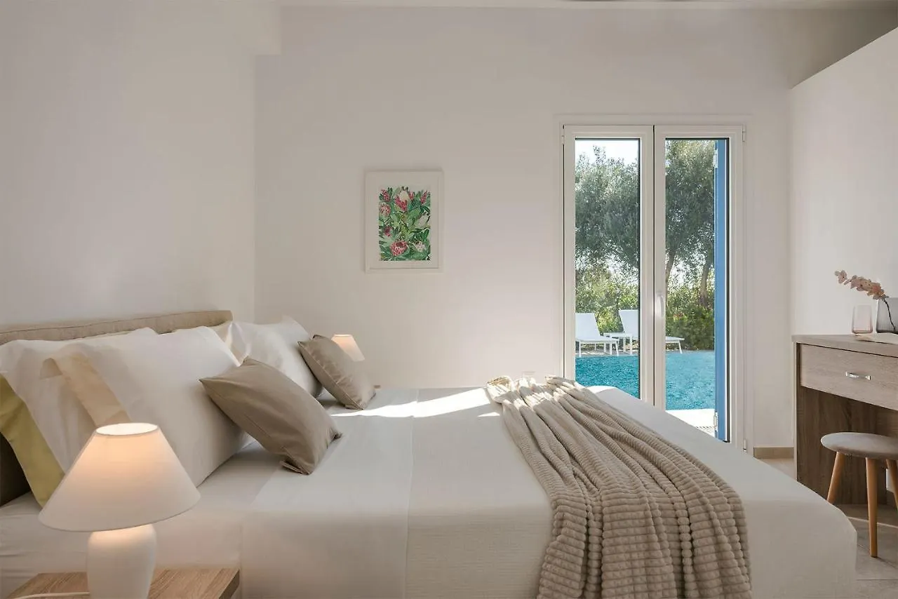 Villa Laura - Serene Escape With A Private Pool 스파르티아