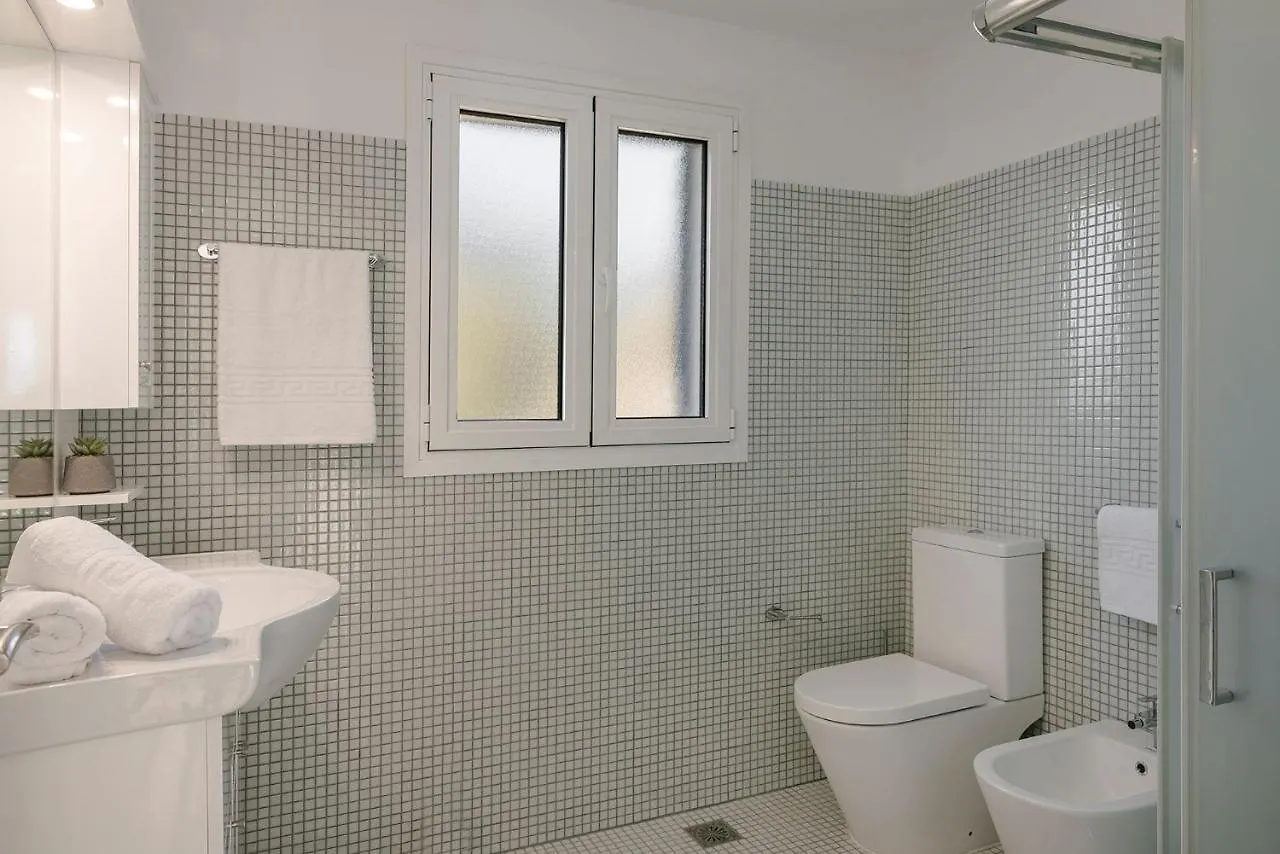 Villa Laura - Serene Escape With A Private Pool 스파르티아 그리스