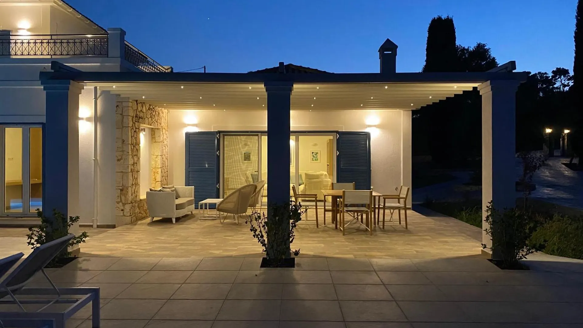 Villa Laura - Serene Escape With A Private Pool 스파르티아